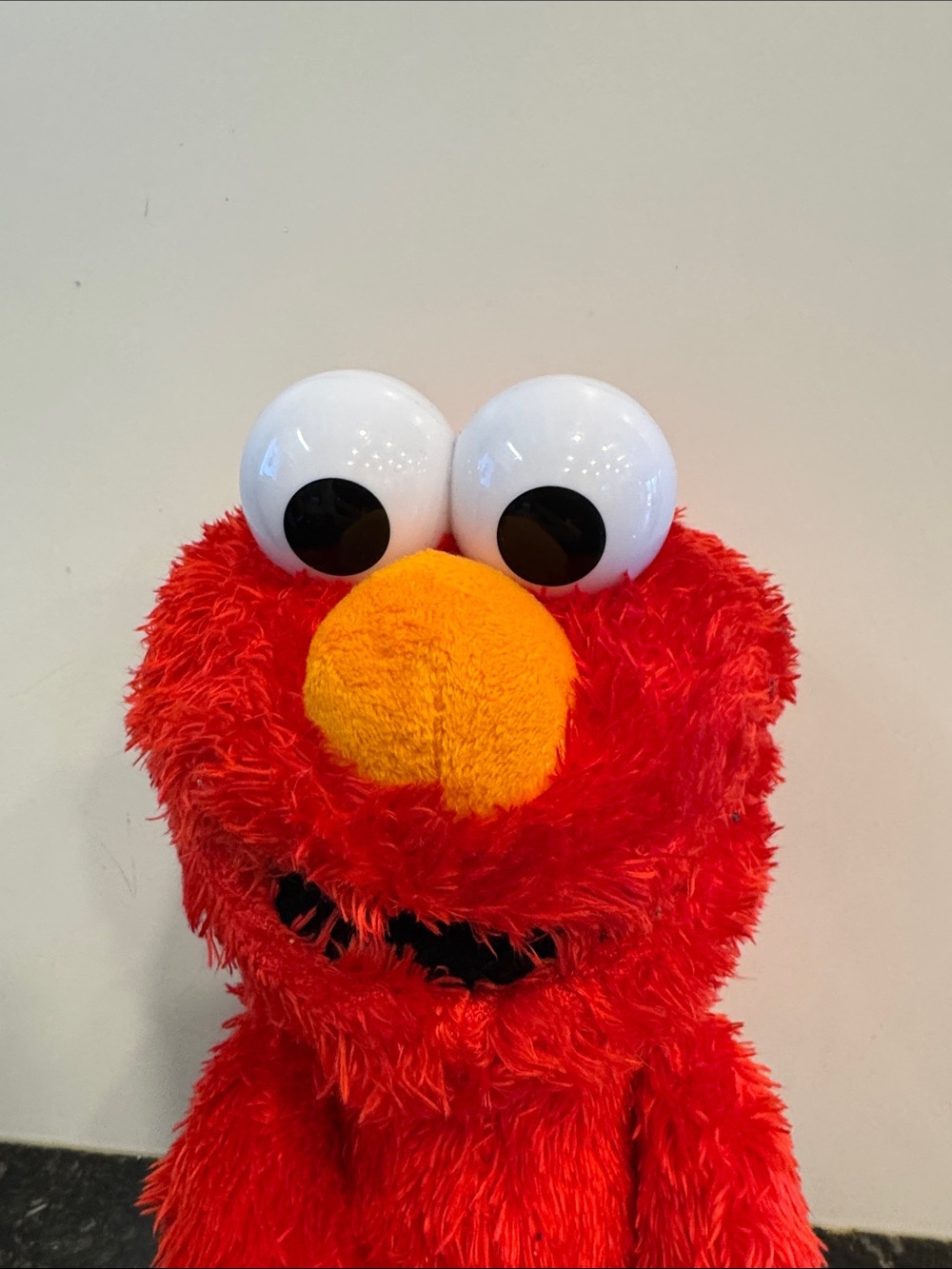 Tickle Me Elmo 2016 C0923 Giggles Shakes Talks Hasbro Sesame Street Plush - Picture 3 of 9